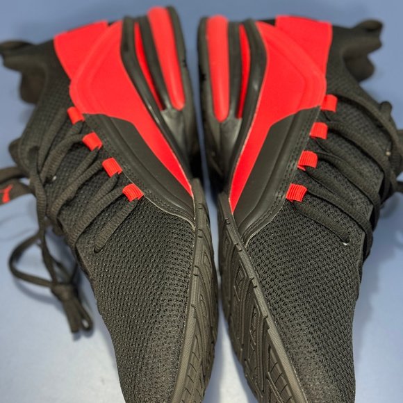 Puma Men's Size 9 Black and Red Training Sneakers- Used - Picture 5 of 10